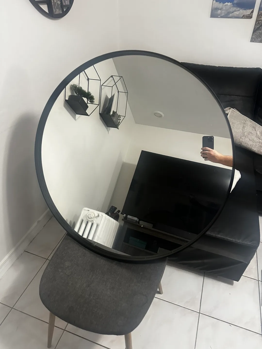 Round Black Framed Mirror - 31 image indicator(2)