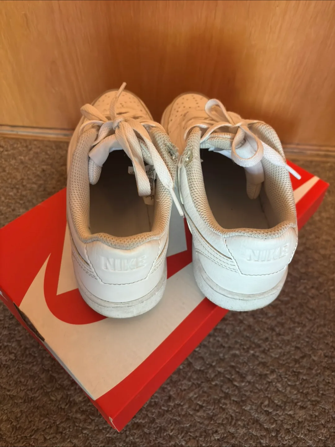 Nike Women's Court Vision Low NN - Size 6 image indicator(6)