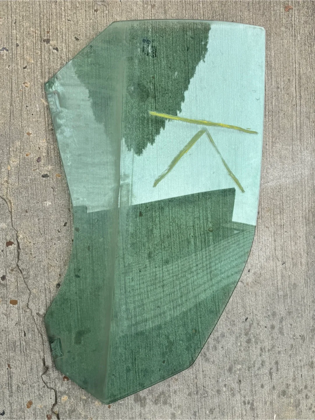 2005-2010 Chrysler 300C RH door Glass 43R-000263