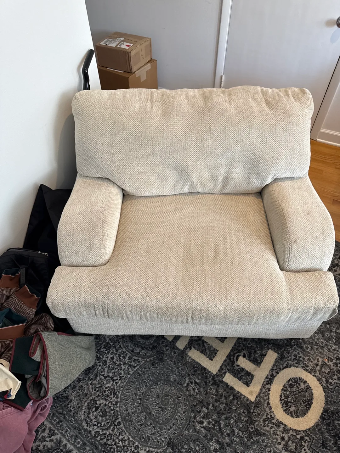 Comfortable Armchair - Great Condition! thumbnail