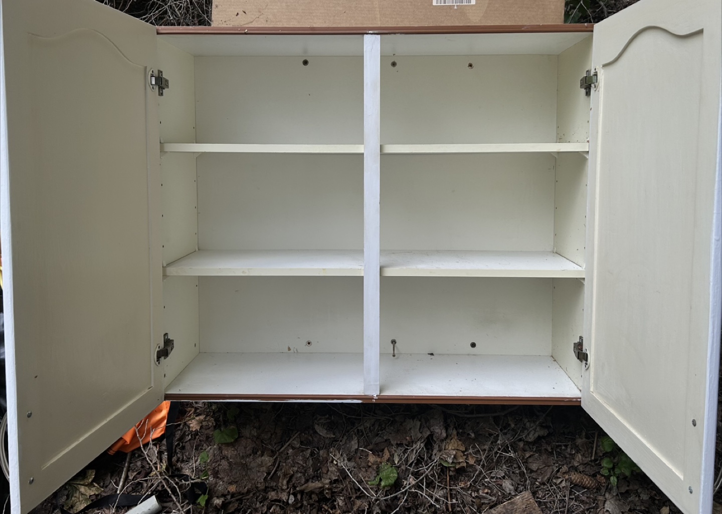 WHITE 2-DOOR CUPBOARD - photo 2