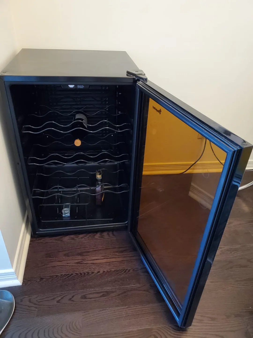 🇨🇦Magic Chef Wine Cooler🍁 image indicator(2)