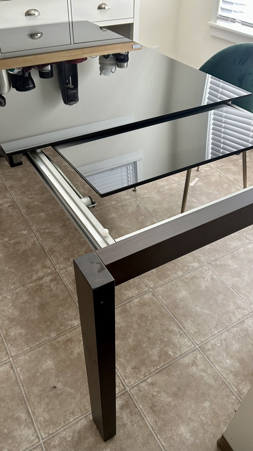 FREE Designer Calligaris extendable dining table. - photo 3