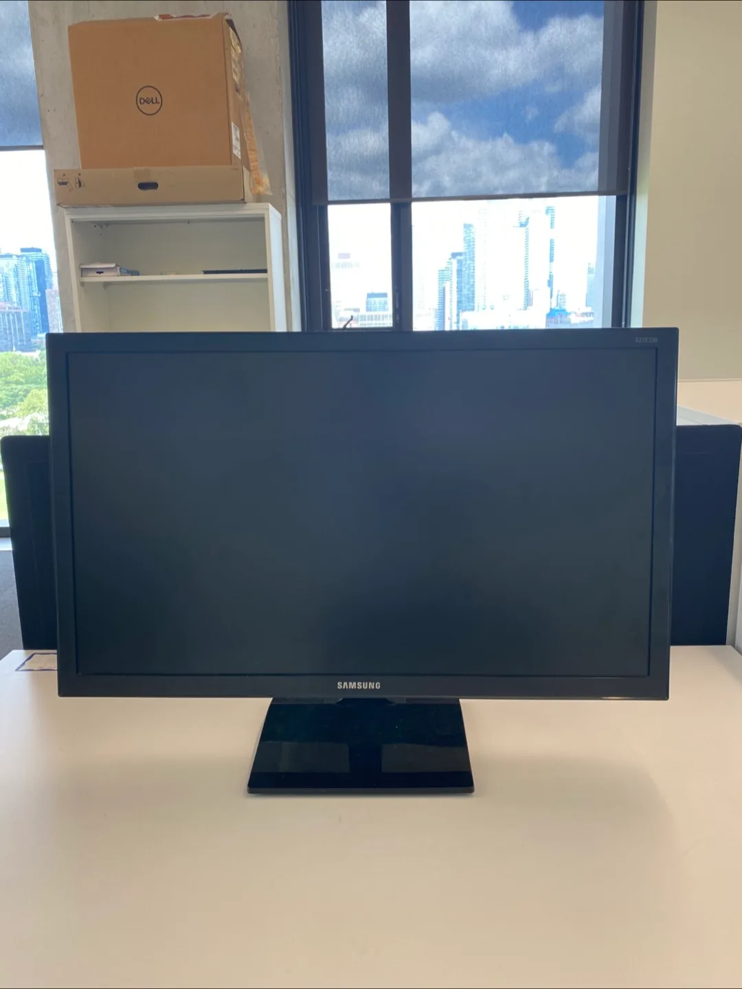Samsung 27-inch Monitor thumbnail