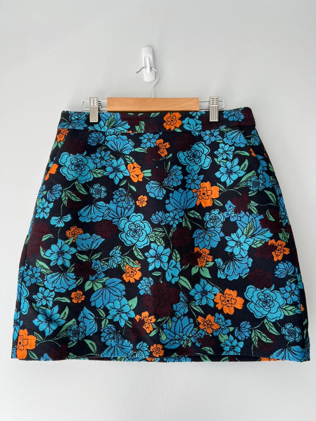 LOFT Floral Skirt - Size 4 thumbnail