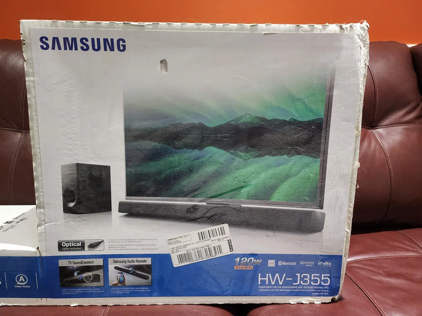 Samsung HW-J355 Soundbar - Like New! thumbnail