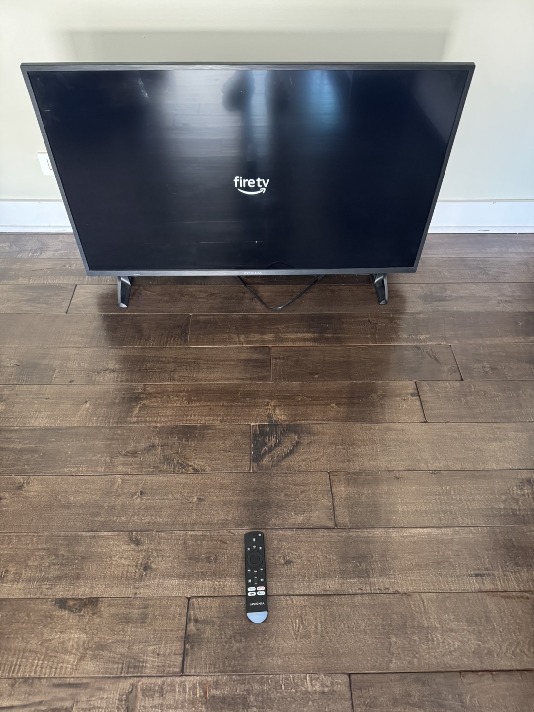 Insignia 43" 4K UHD Fire TV - photo 2