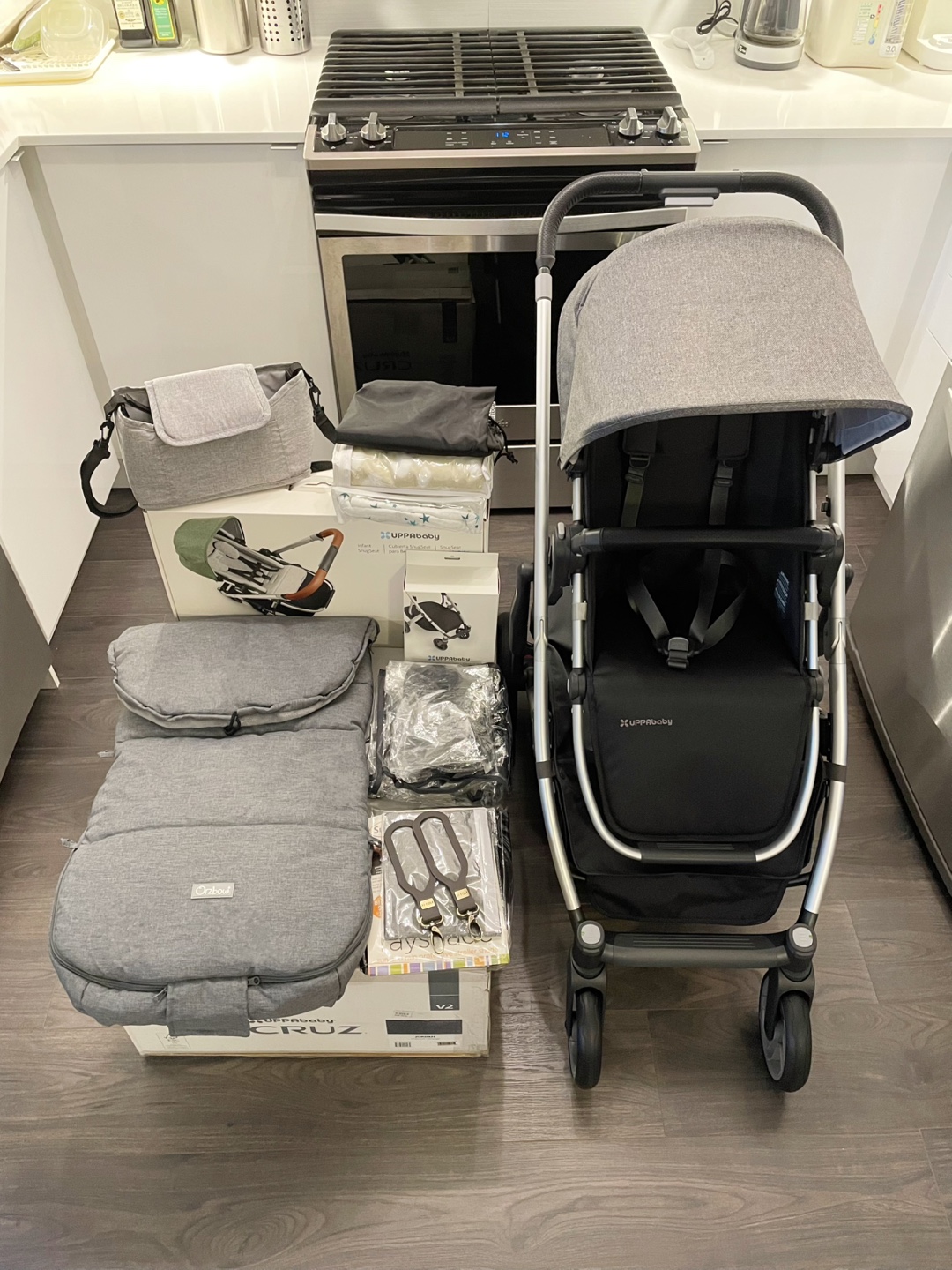 Mint Condition Uppababy Cruz V2 Set - Pls Read Description