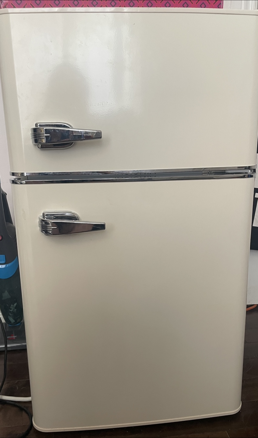 Insignia 3.1 Bar Fridge w/ Freezer (NS-CFR32MT1)