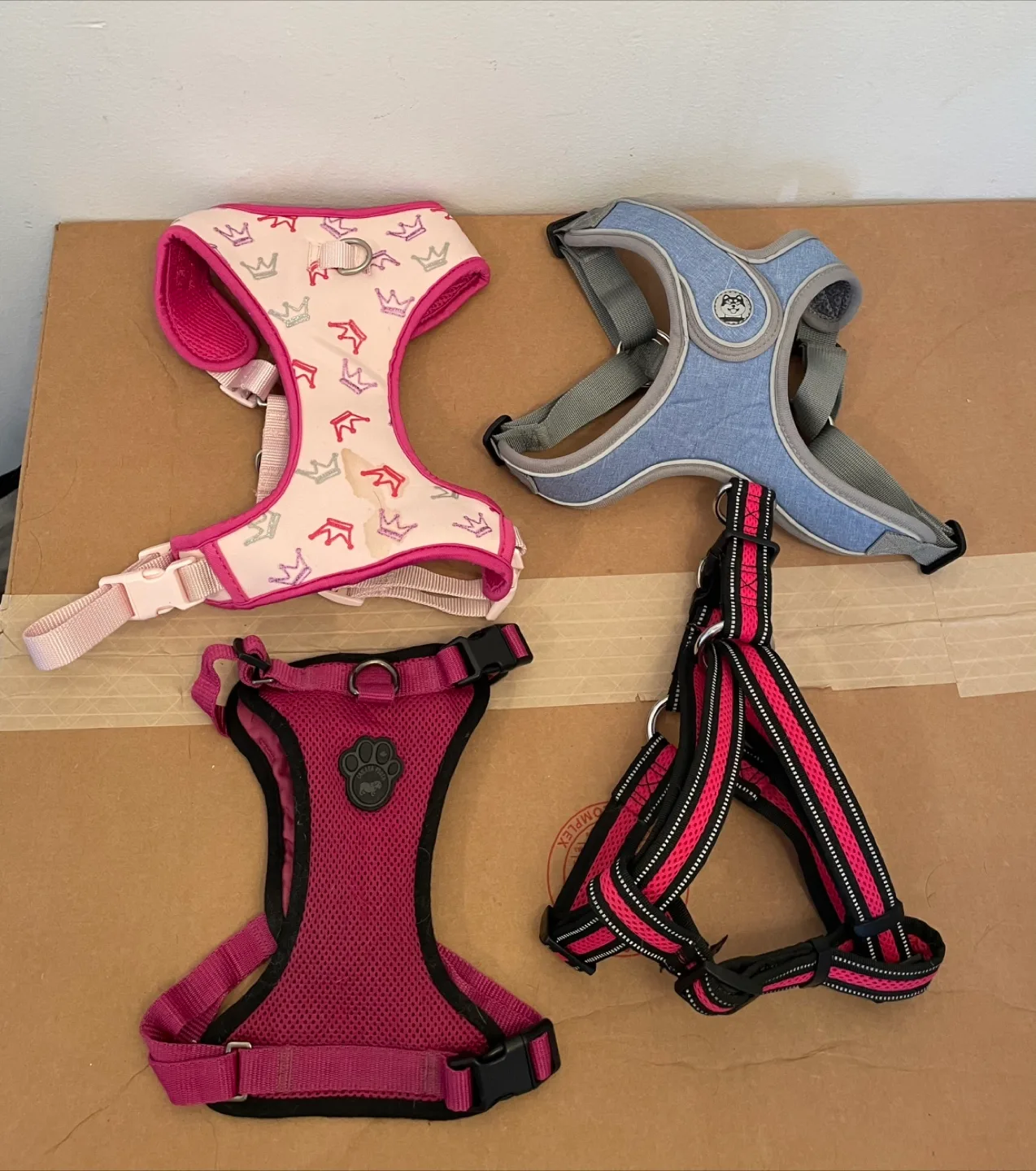 Medium Dog Harnesses Lot thumbnail