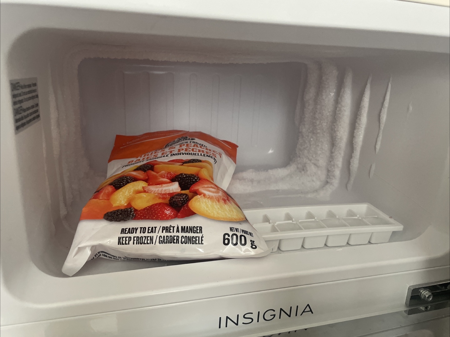 Insignia 3.1 Bar Fridge w/ Freezer (NS-CFR32MT1) - photo 2