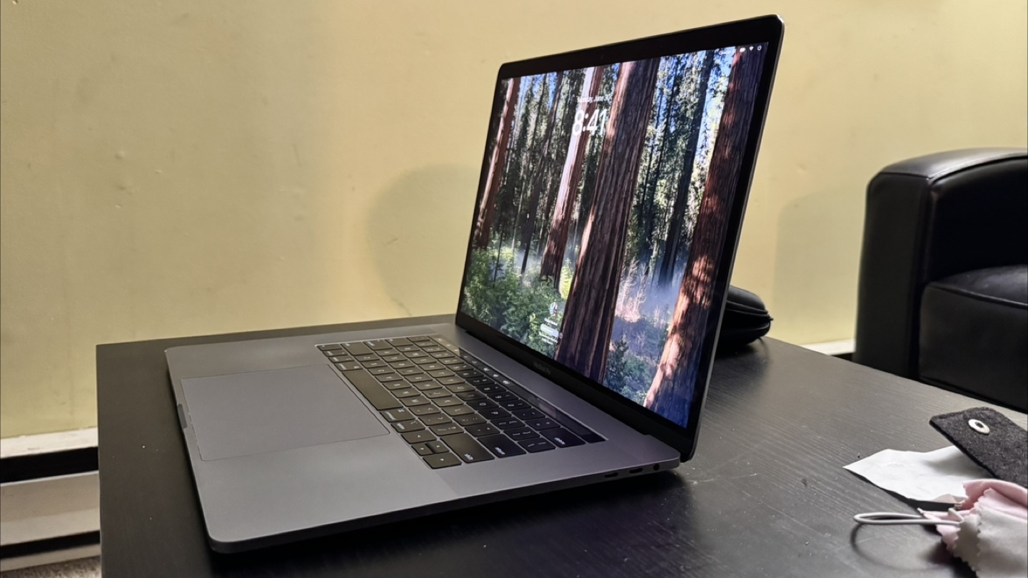 MacBook Pro 2018 - photo 2