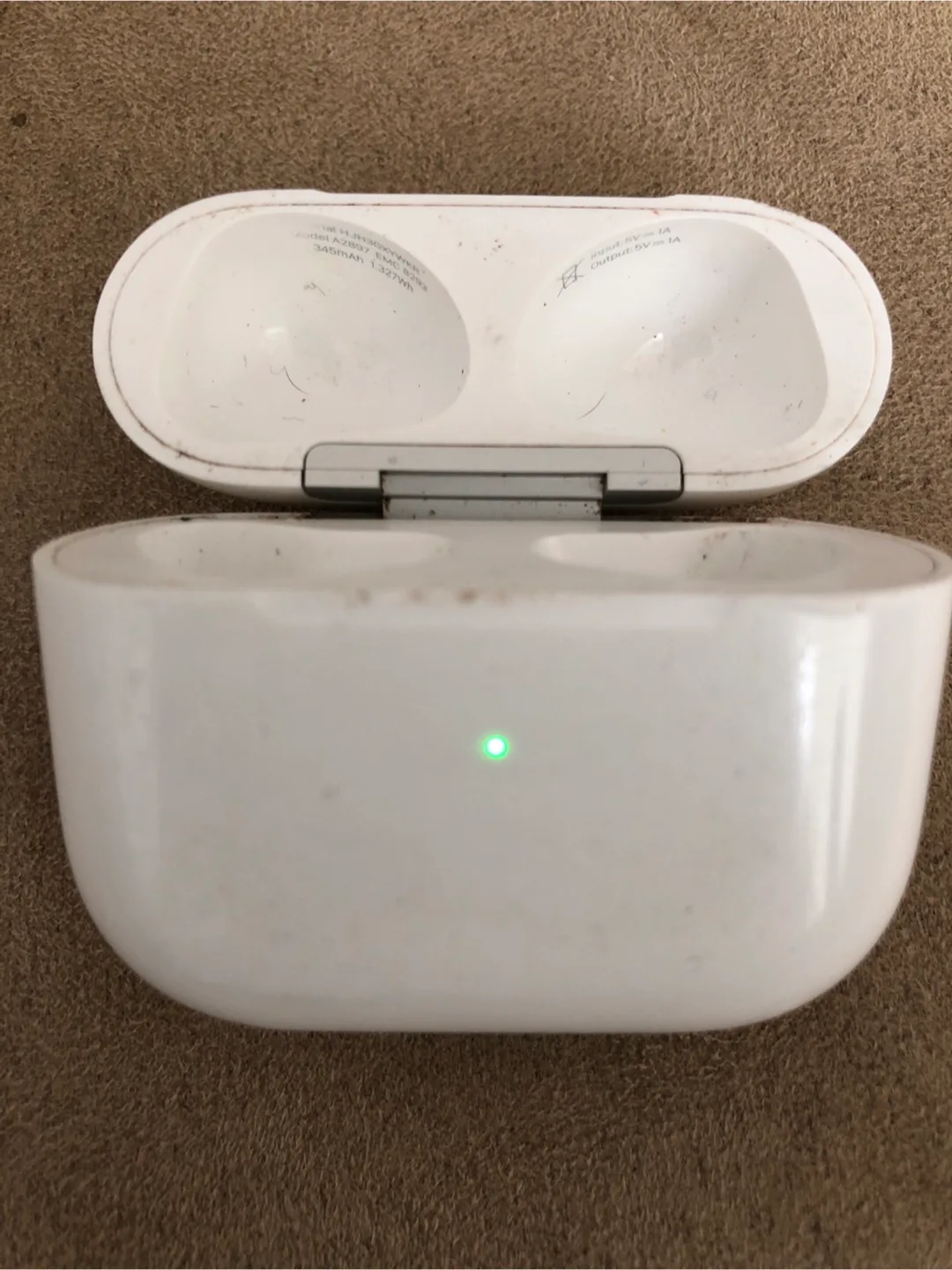 🍁 Used Apple AirPods Charging Case 🇨🇦 thumbnail