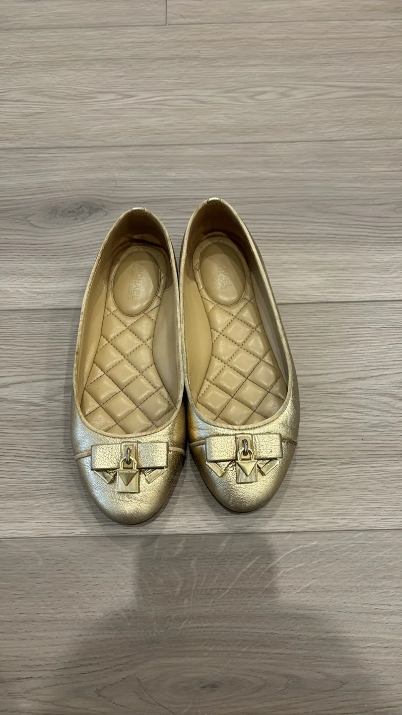 Michael Kors Honey Ballet flat in metallic gold size 5 image indicator(5)