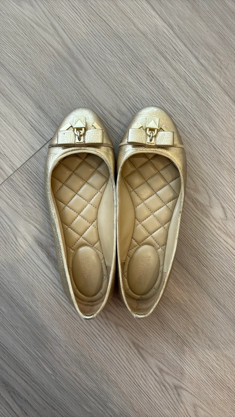 Michael Kors Honey Ballet flat in metallic gold size 5 thumbnail