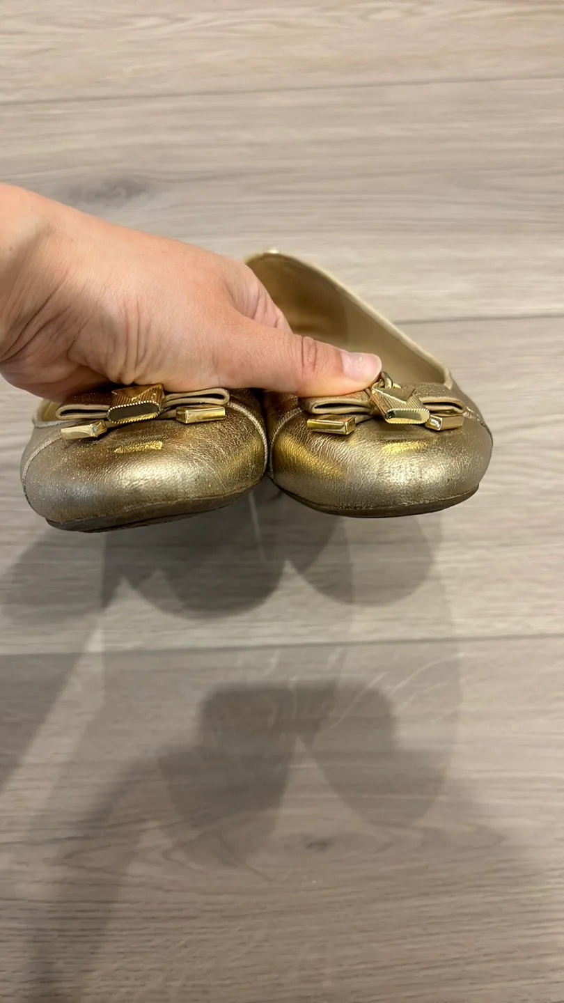 Michael Kors Honey Ballet flat in metallic gold size 5 image indicator(6)