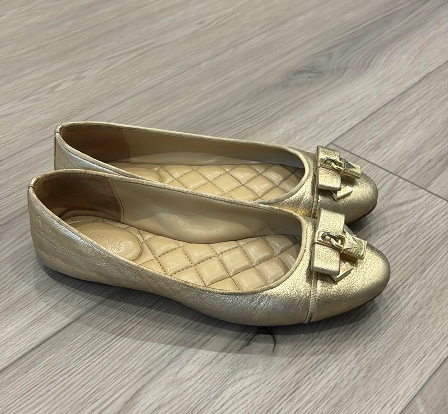 Michael Kors Honey Ballet flat in metallic gold size 5 image indicator(4)