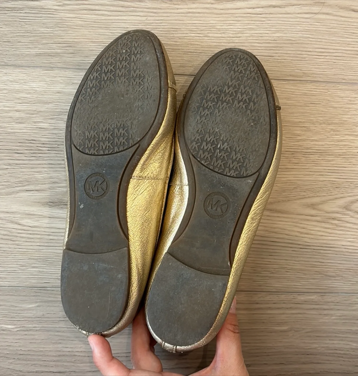 Michael Kors Honey Ballet flat in metallic gold size 5 image indicator(2)