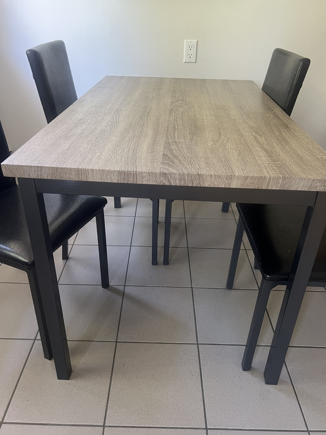 Dining Table with 4 Chairs - photo 3