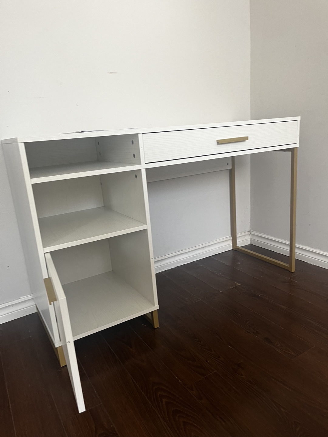 White Desk with Shelves and Drawer