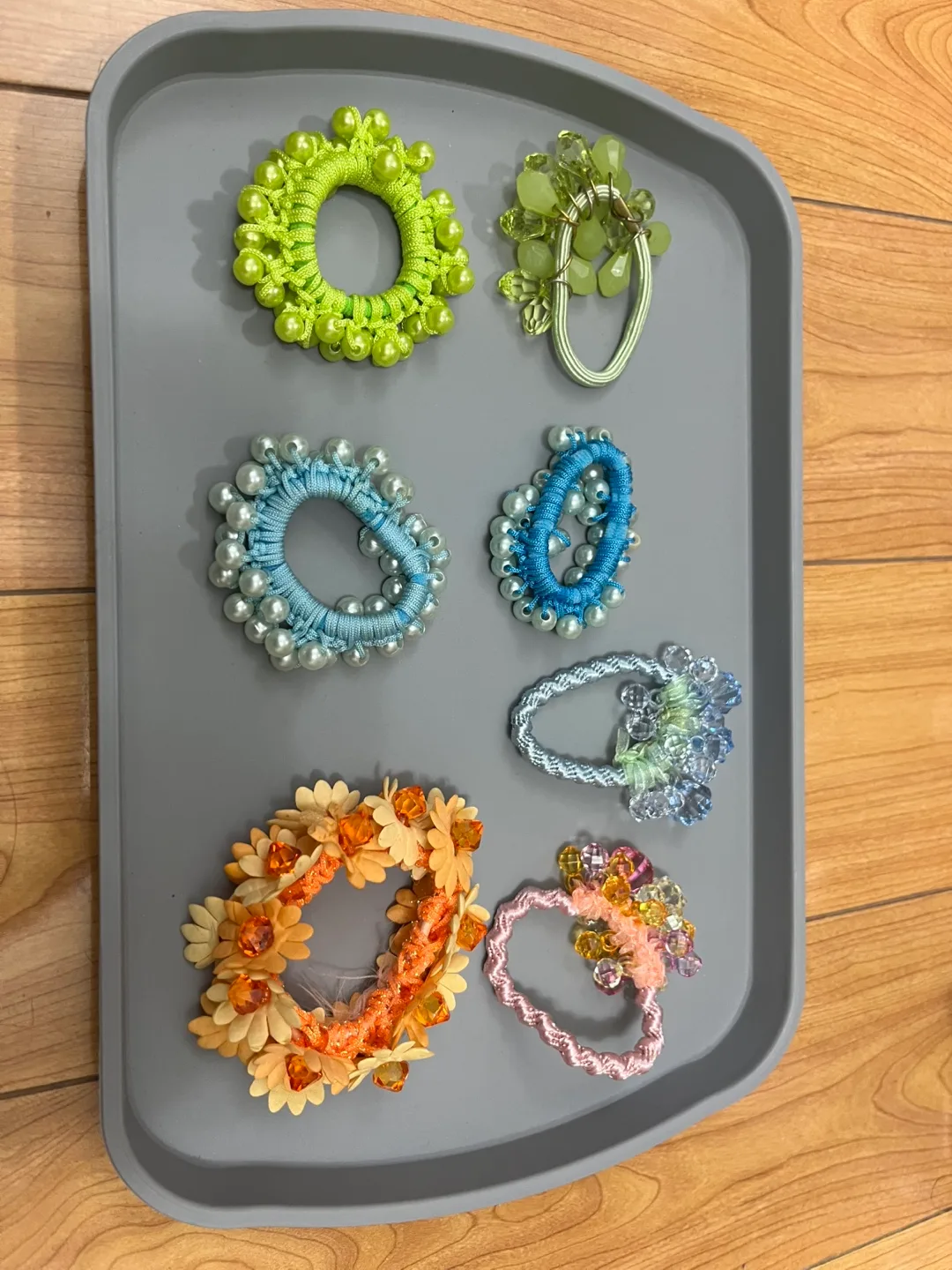 Assorted Decorative Hair Ties (New) thumbnail