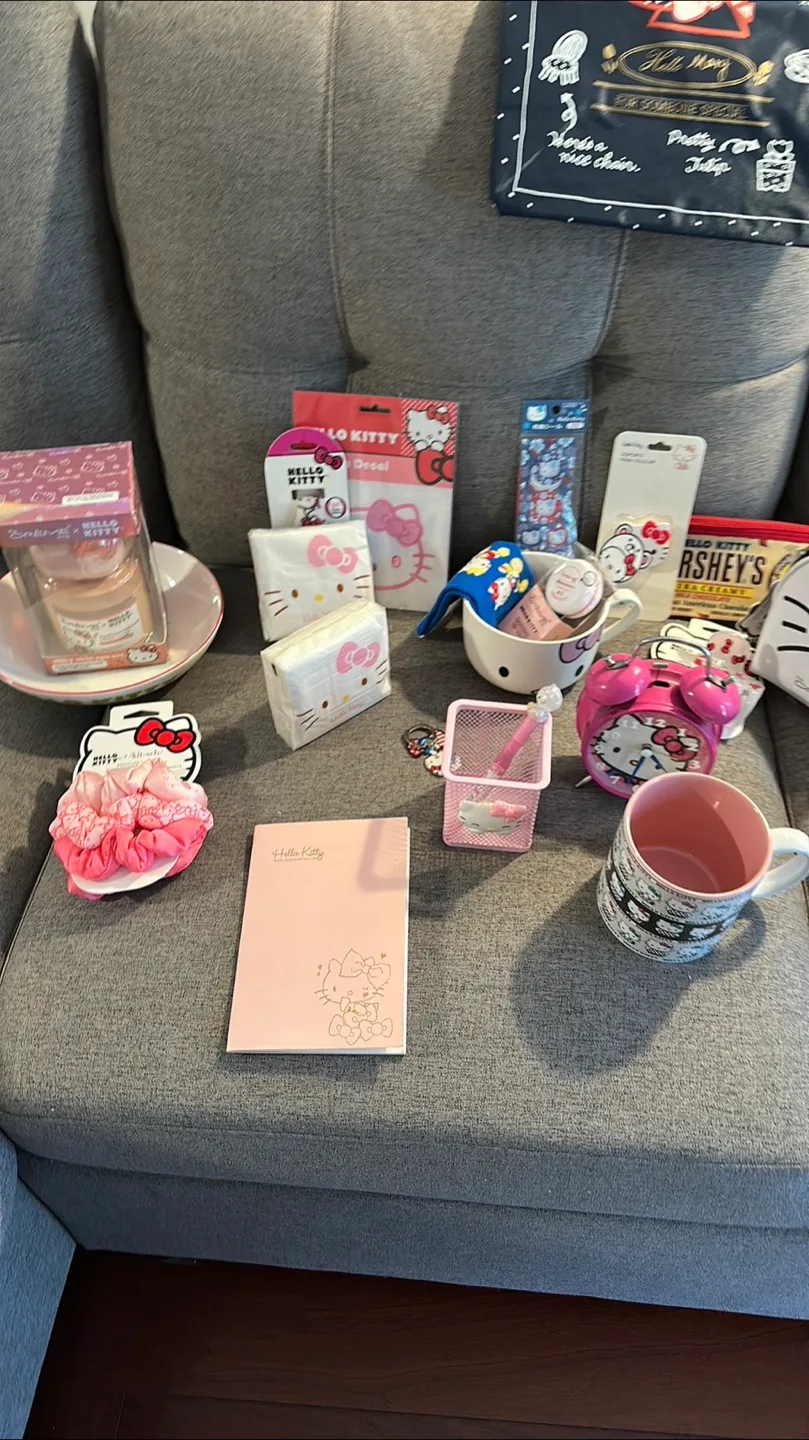 Hello Kitty Bundle thumbnail