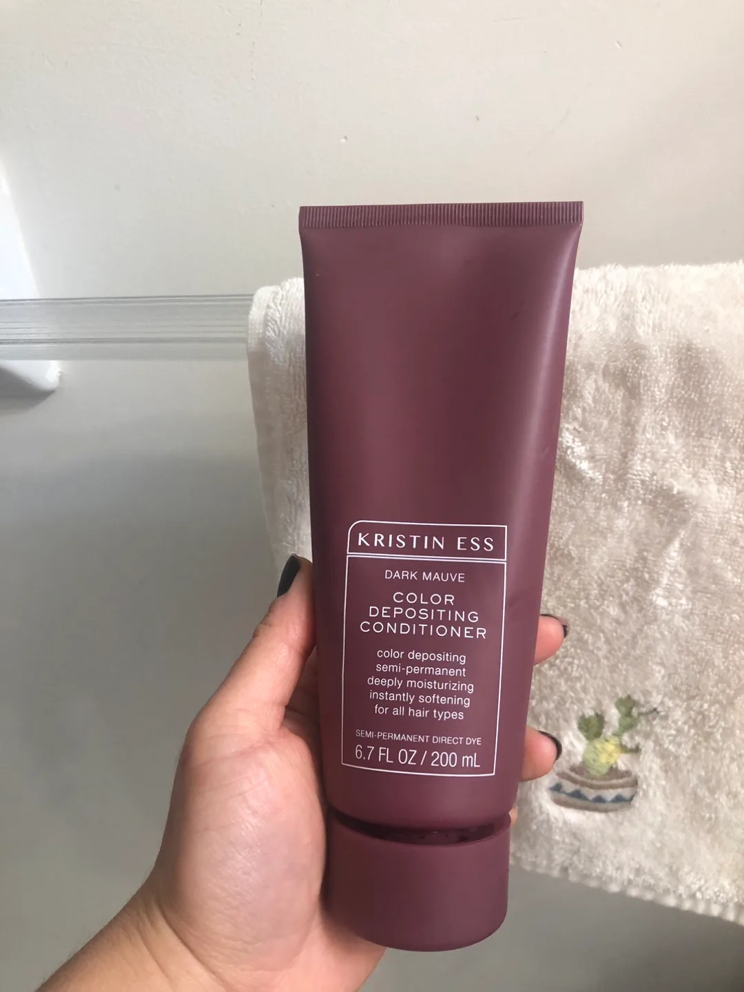 Kristin Ess Dark Mauve Color Depositing Conditioner image indicator(3)