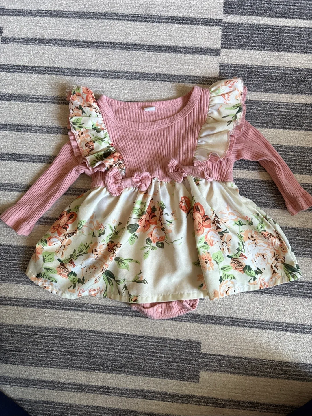 Floral Baby Dress - Size 3-6 Months 🇨🇦 thumbnail