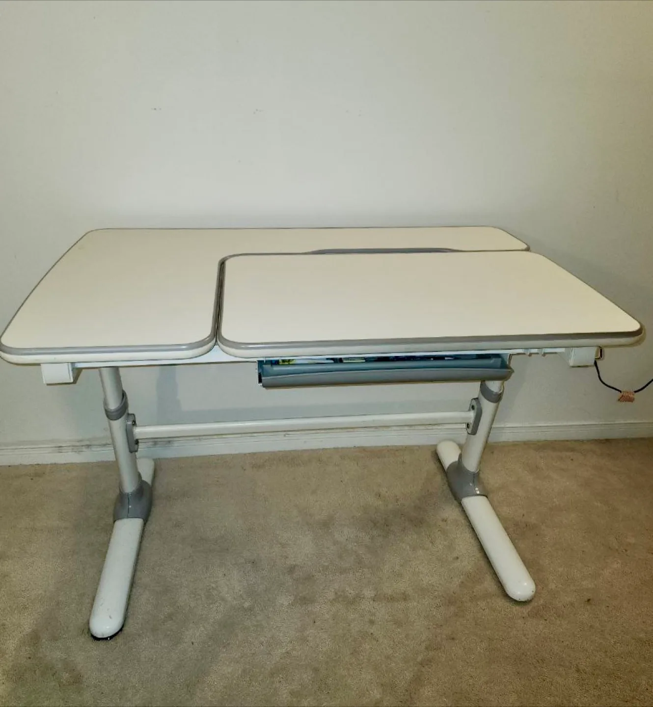 Ergonomic Desk - White thumbnail