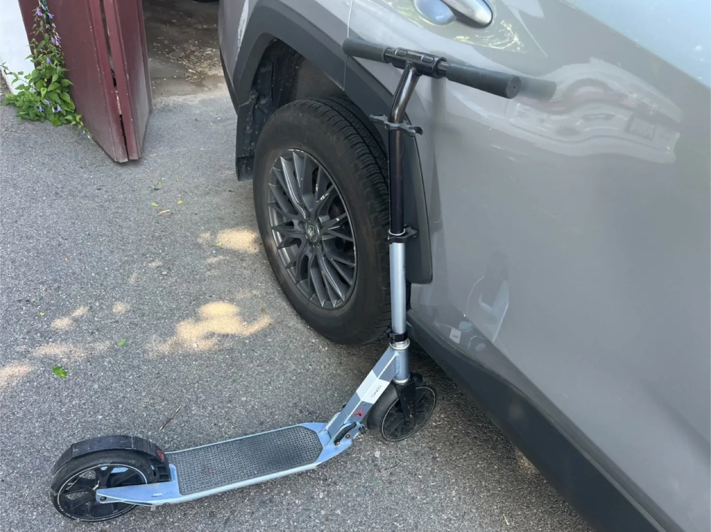 Used Osmo Folding Scooter thumbnail