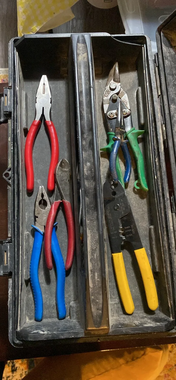 Screwdrivers and other tools image indicator(2)