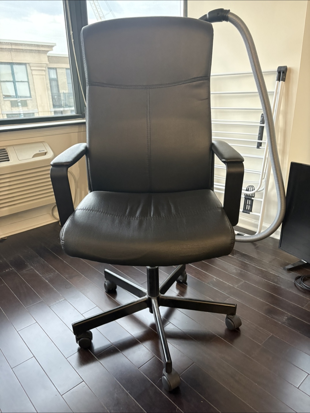 Ikea Millberget chair - photo 2