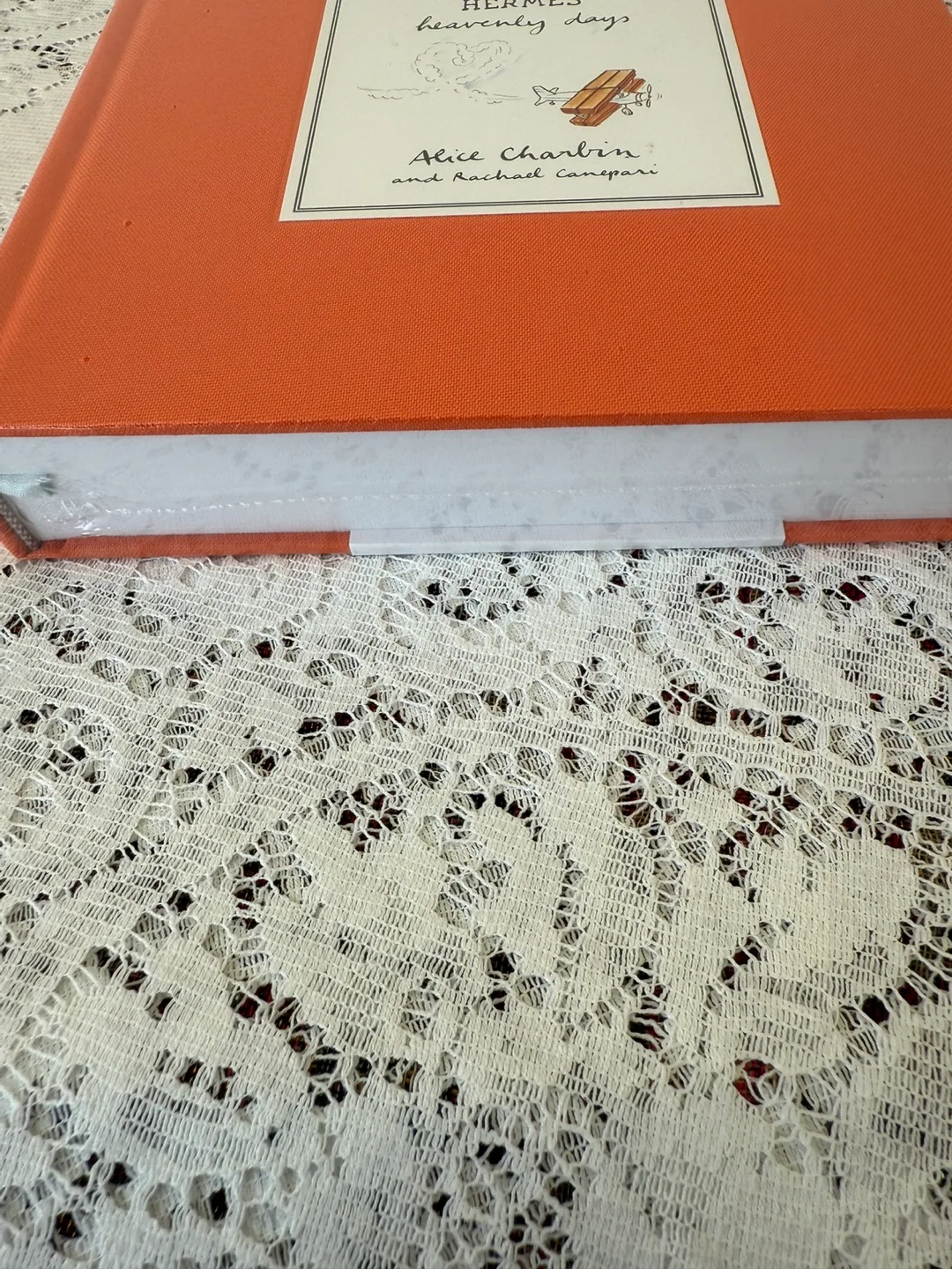 🎁 Hermes: Heavenly Days Book 🆕 (Retail value: $57.00 before tax) image indicator(7)