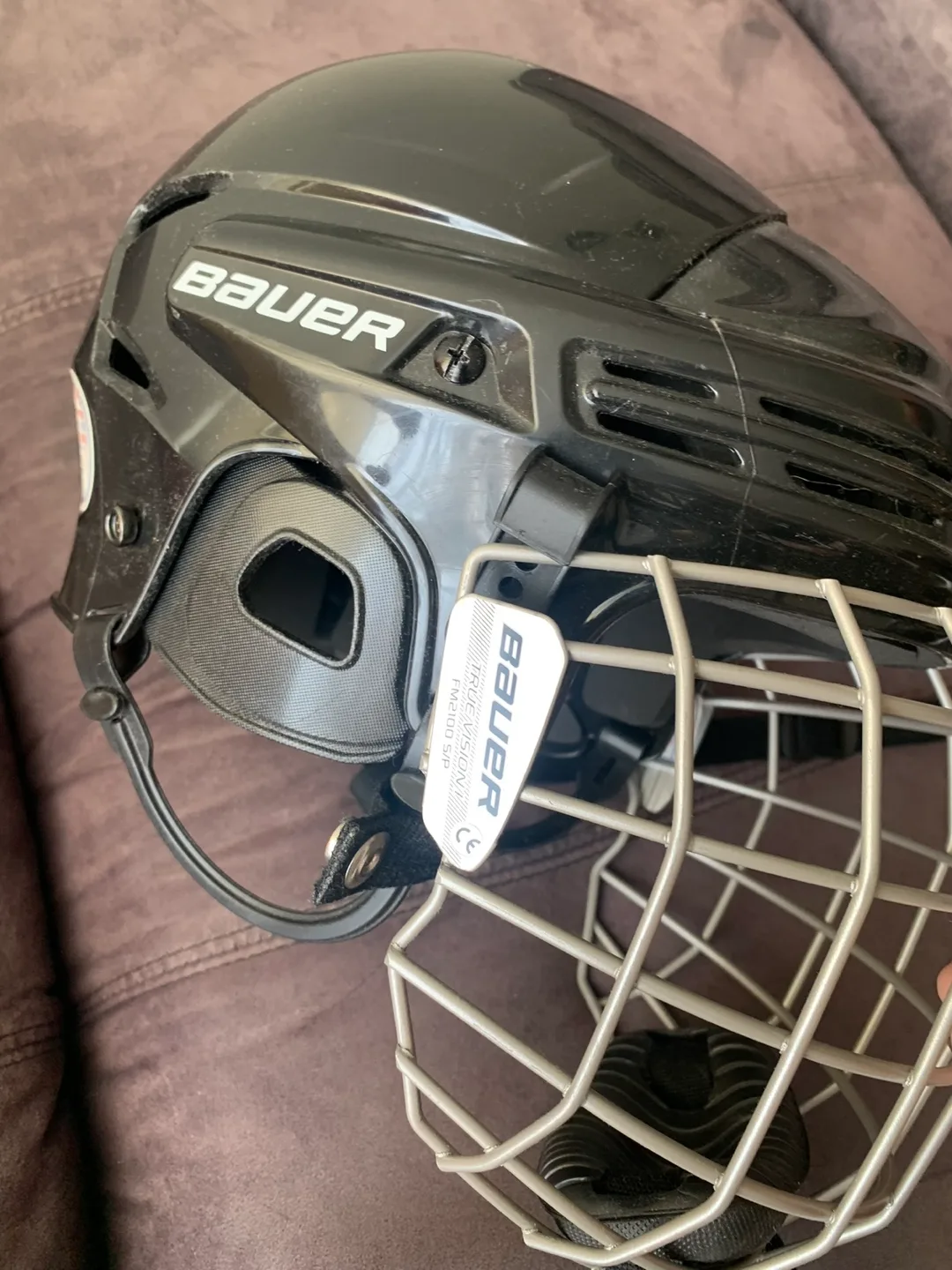 Bauer Hockey Helmet & Skates (Size US 1) image indicator(2)