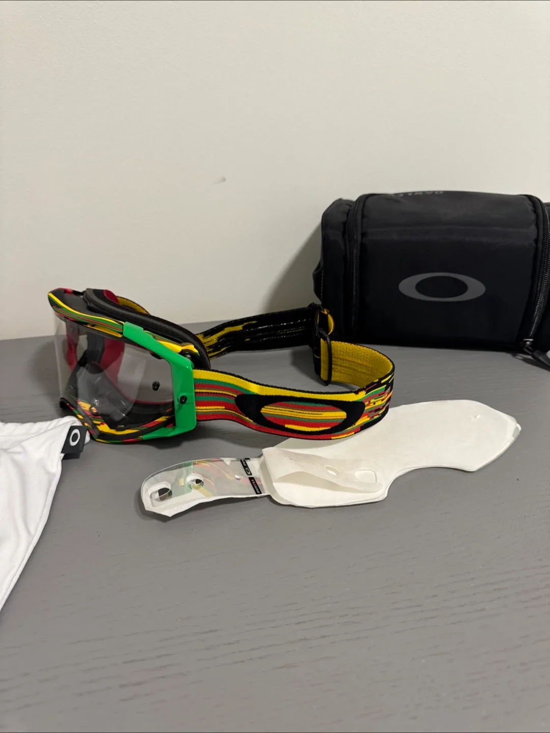Oakley Airbrake Mx Goggles brand new image indicator(2)