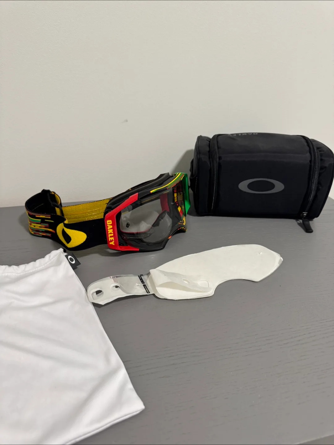 Oakley Airbrake Mx Goggles brand new image indicator(3)