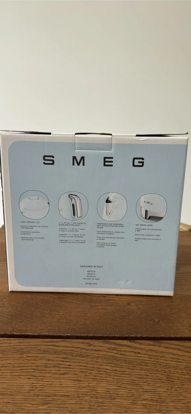 New Smeg Kettle - Navy Blue image indicator(2)