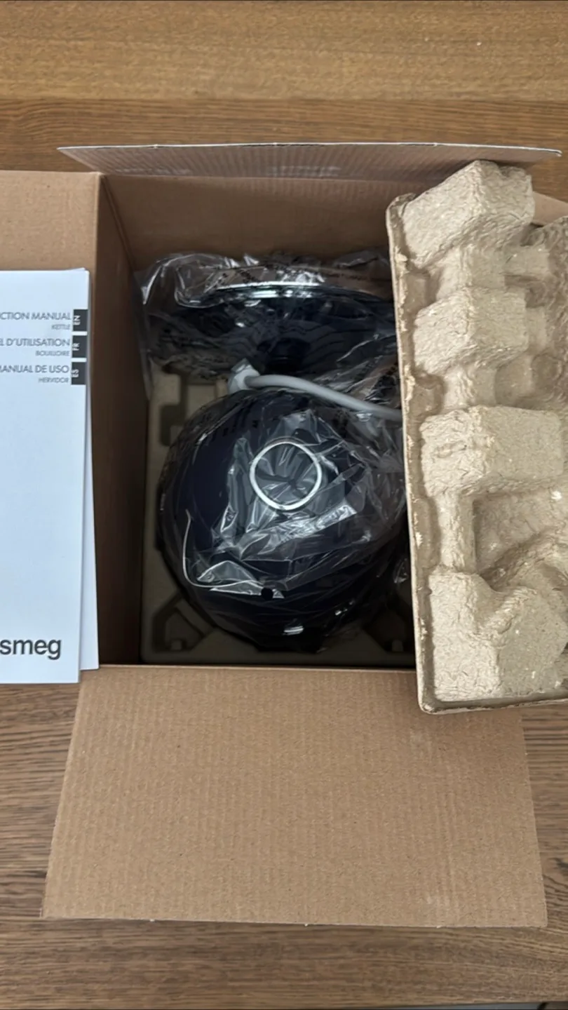 New Smeg Kettle - Navy Blue image indicator(3)