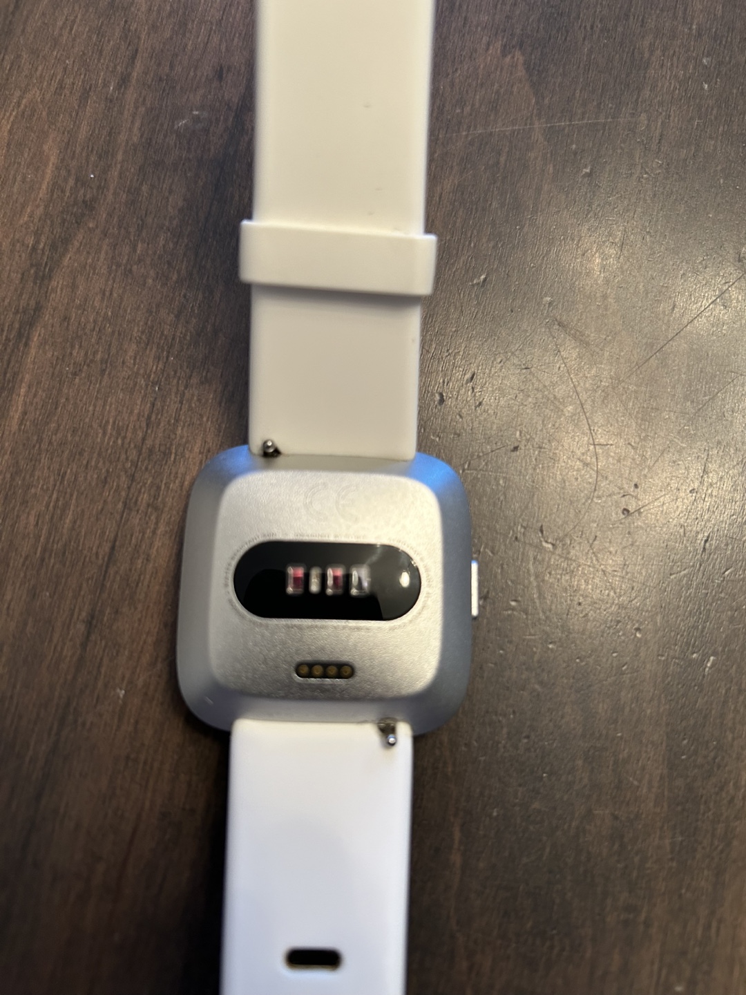 Fitbit Versa Smartwatch with Charger - photo 4