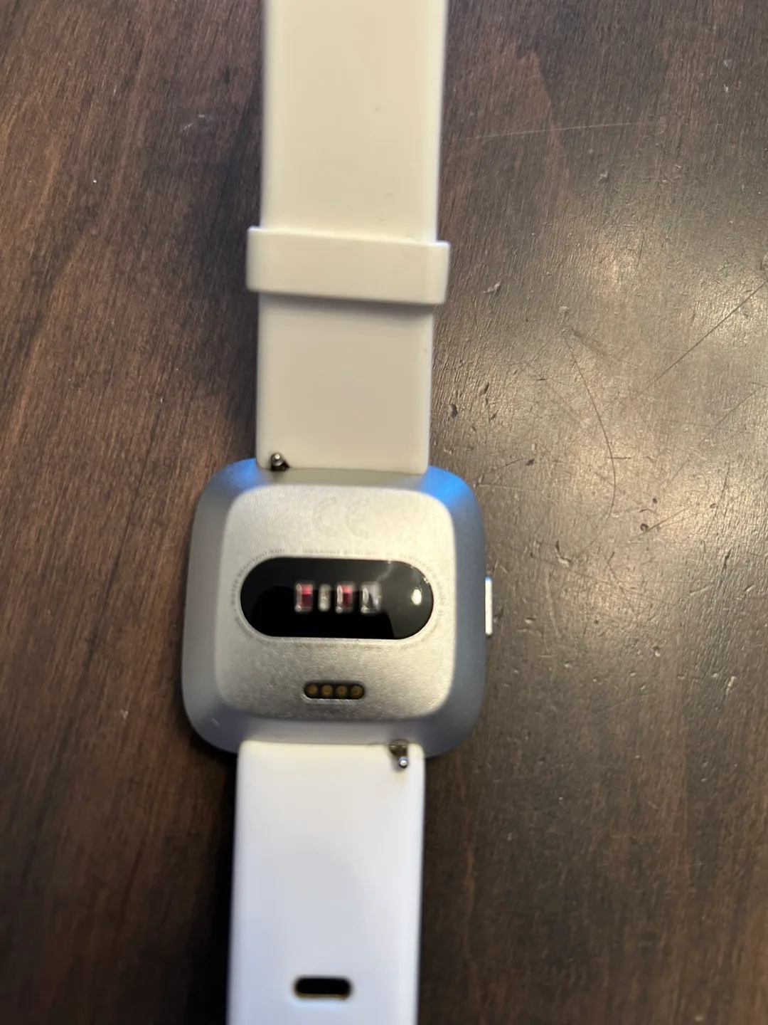 Fitbit Versa Smartwatch with Charger image indicator(4)