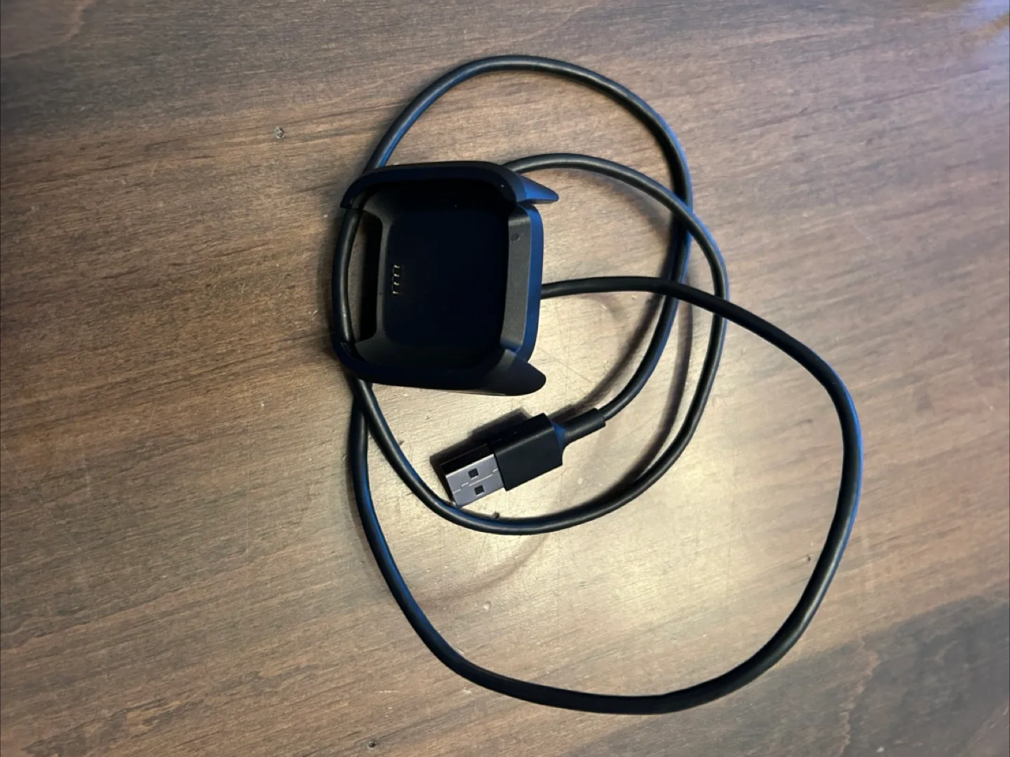 Fitbit Versa Smartwatch with Charger image indicator(3)