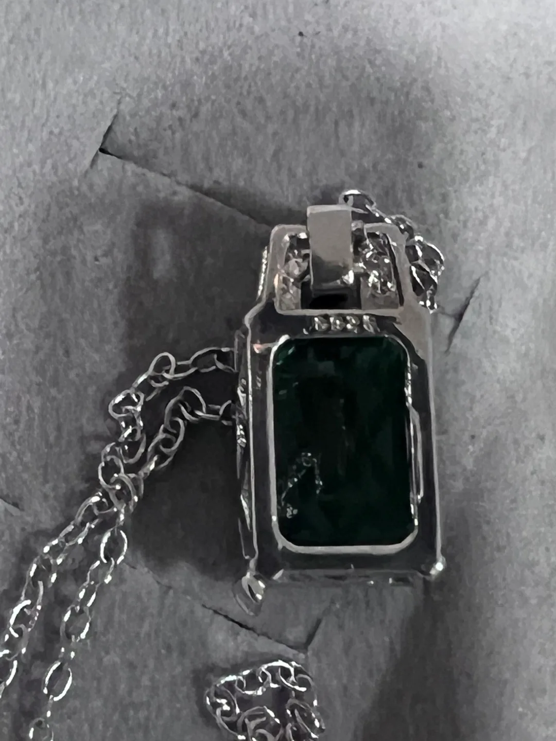 Emerald Green Necklace thumbnail