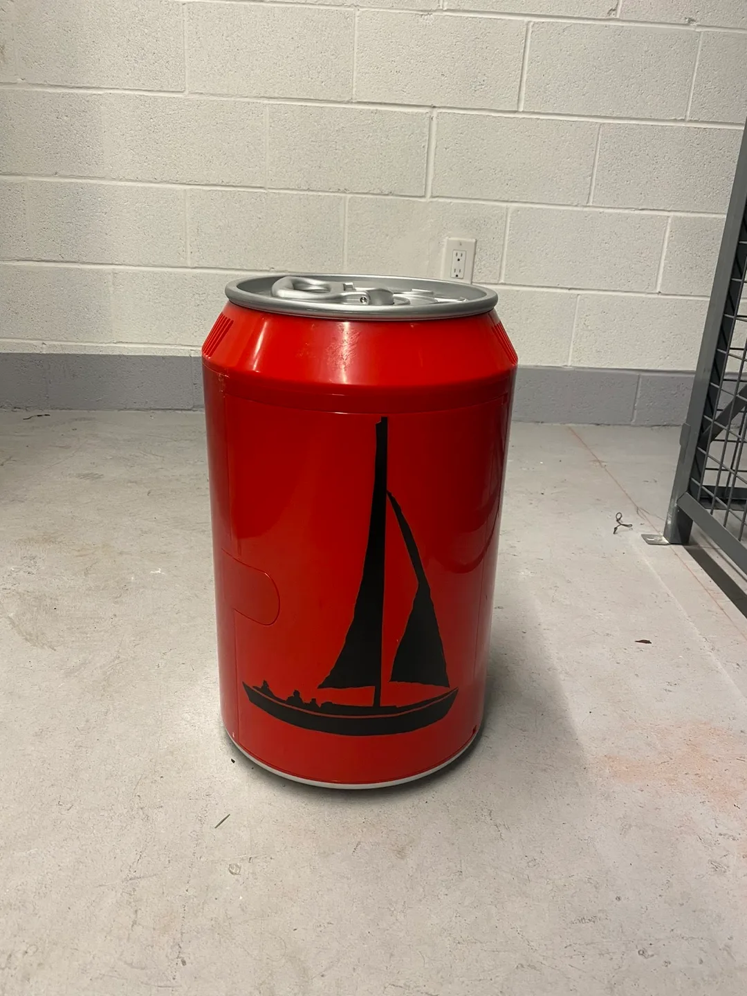 Solvit Can-Shaped Mini Fridge - Red thumbnail