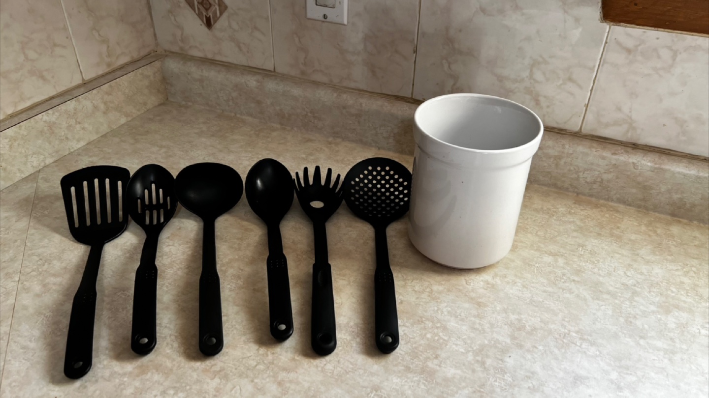 Black Kitchen Utensils with White Holder - photo 2
