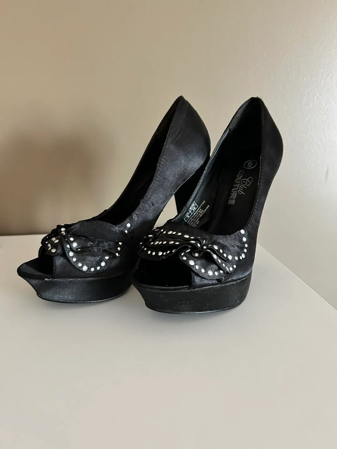 Club couture black size 6 heels image indicator(5)
