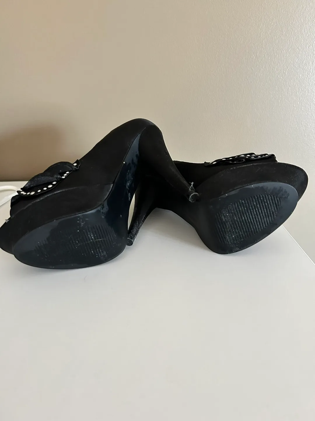 Club couture black size 6 heels image indicator(4)