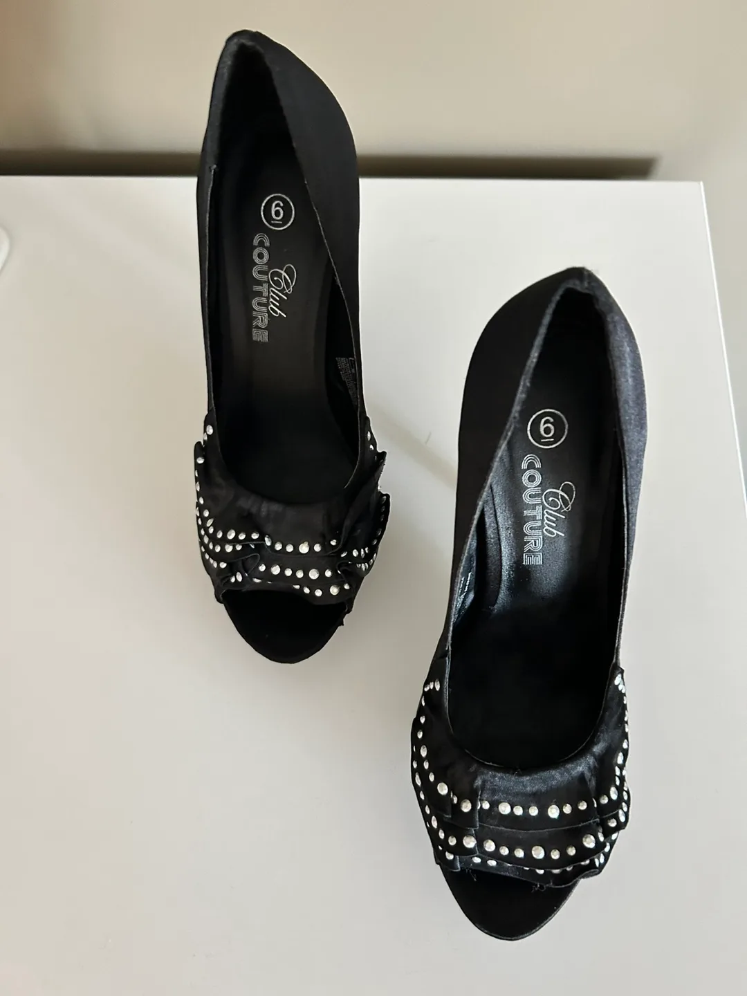 Club couture black size 6 heels image indicator(7)