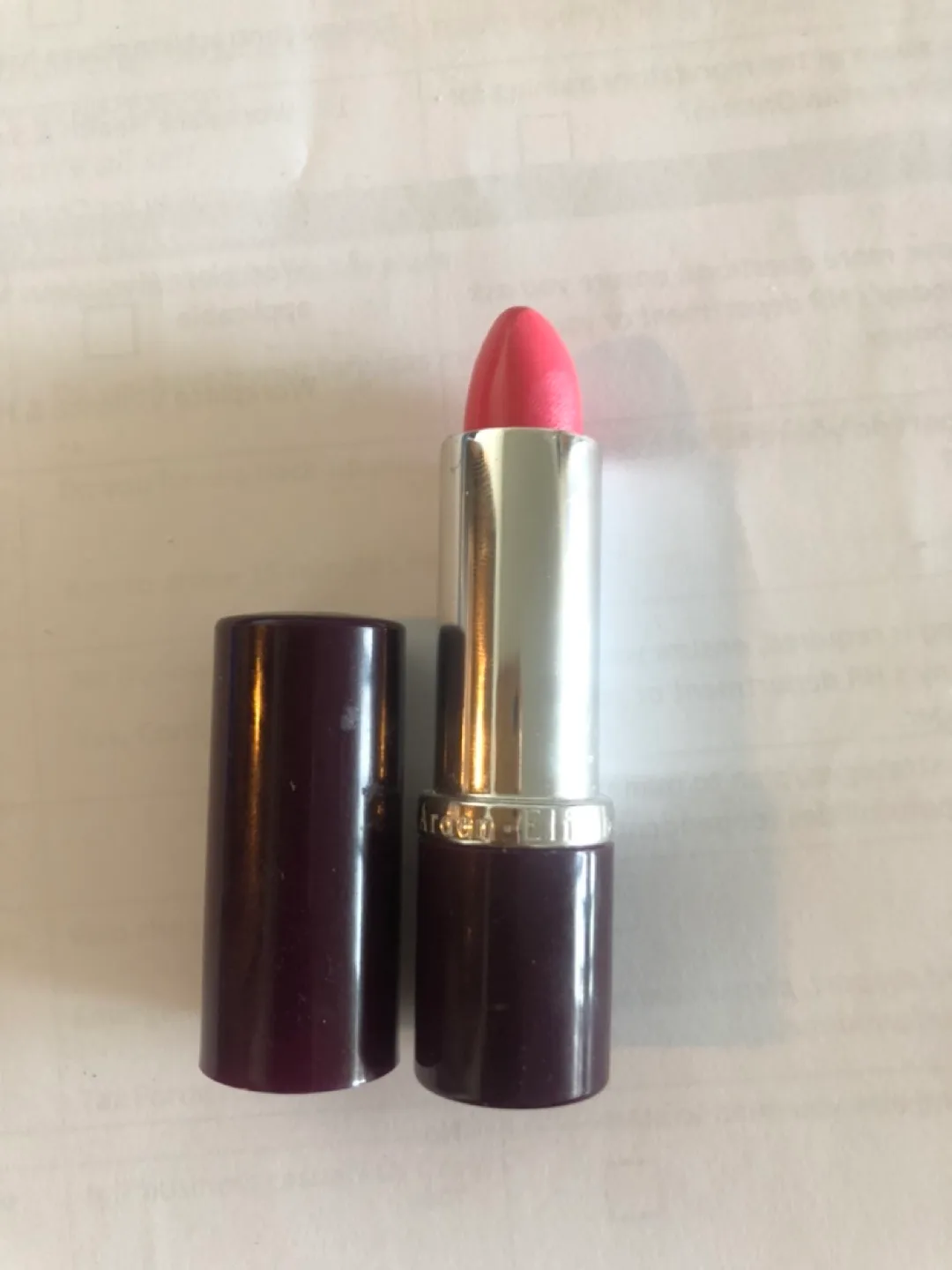 Free- Elizabeth Arden lipstick💄 thumbnail