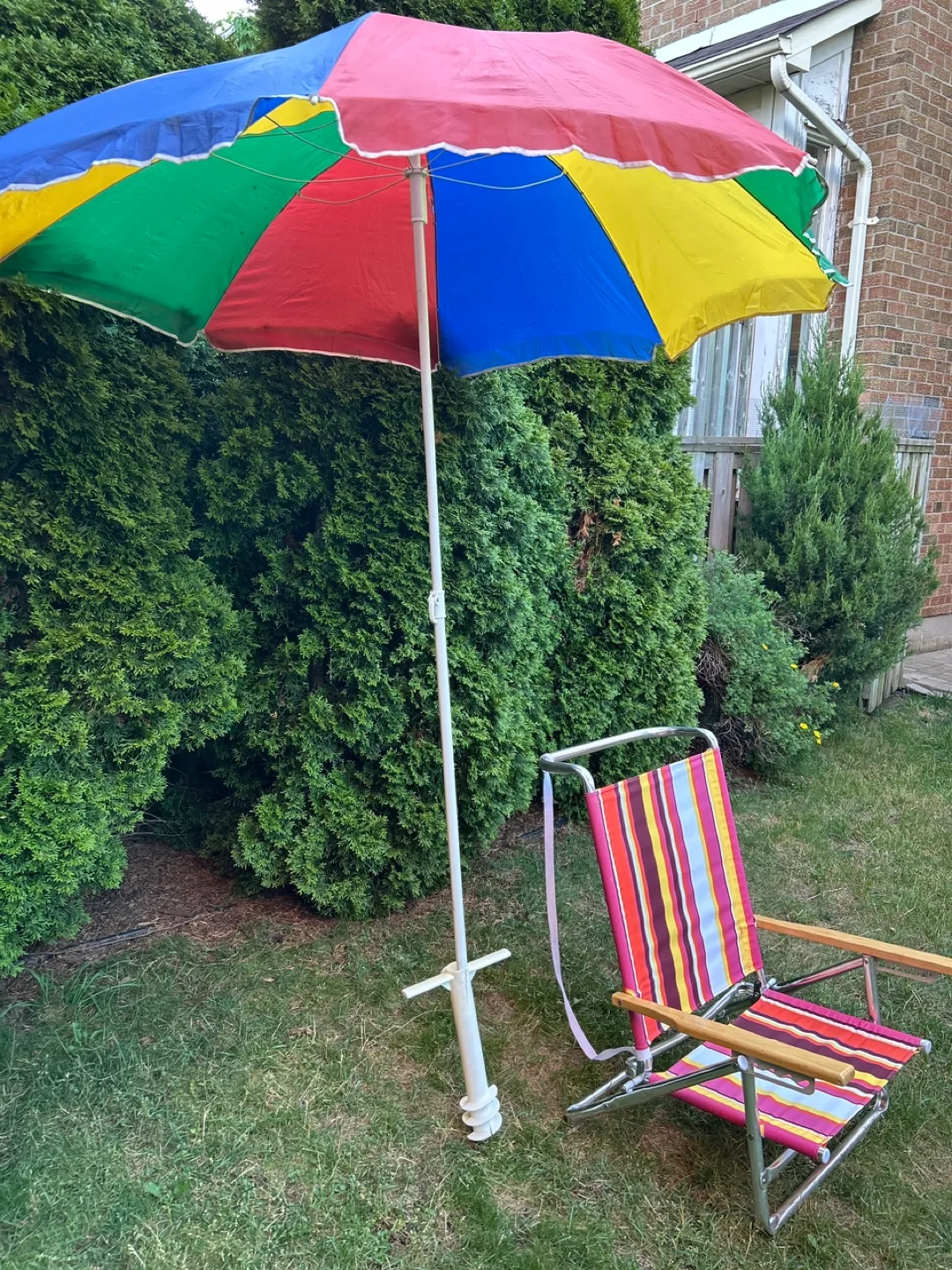 Striped Folding Beach Chair and beach umbrella image indicator(2)