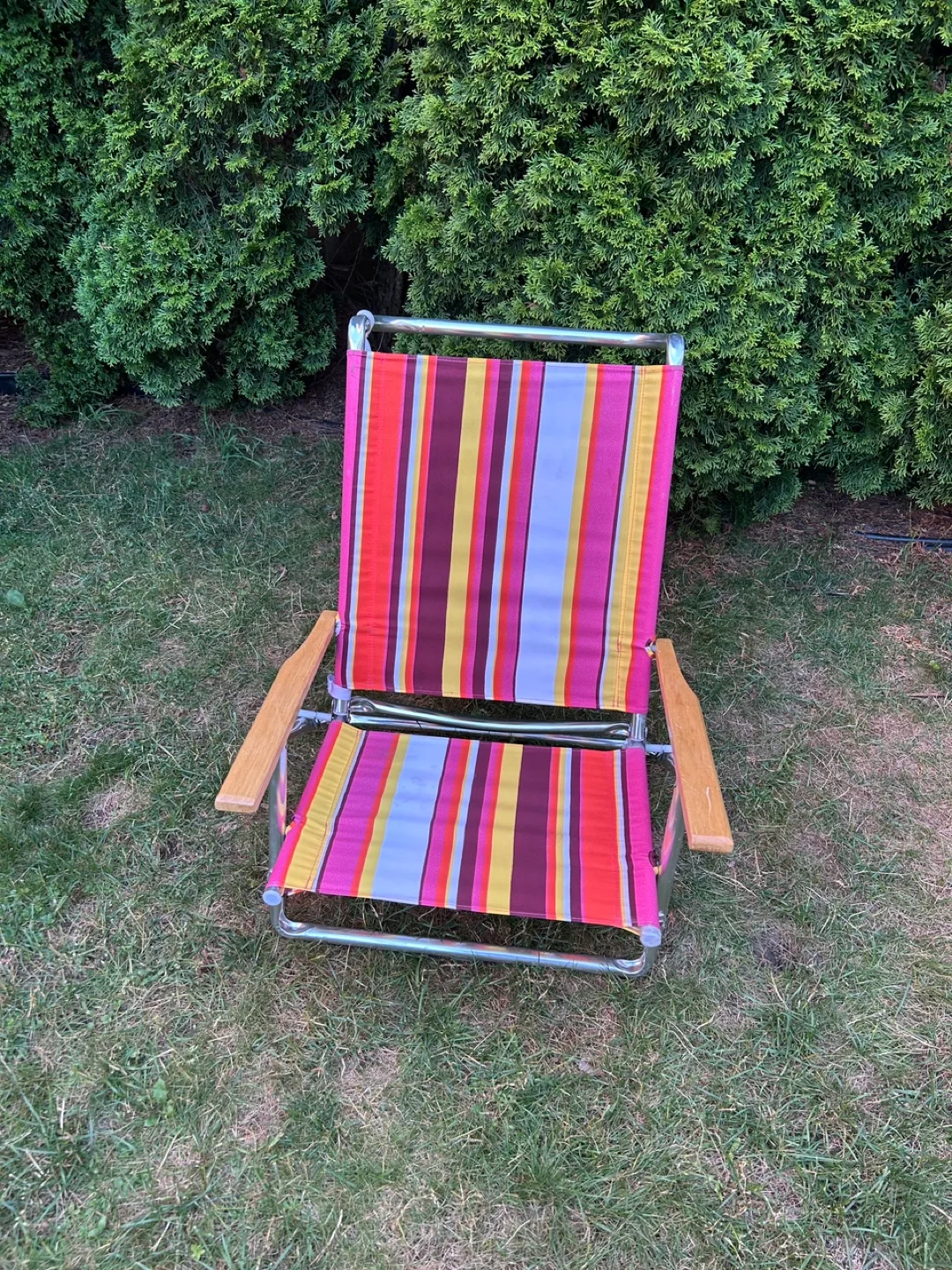 Striped Folding Beach Chair and beach umbrella image indicator(5)